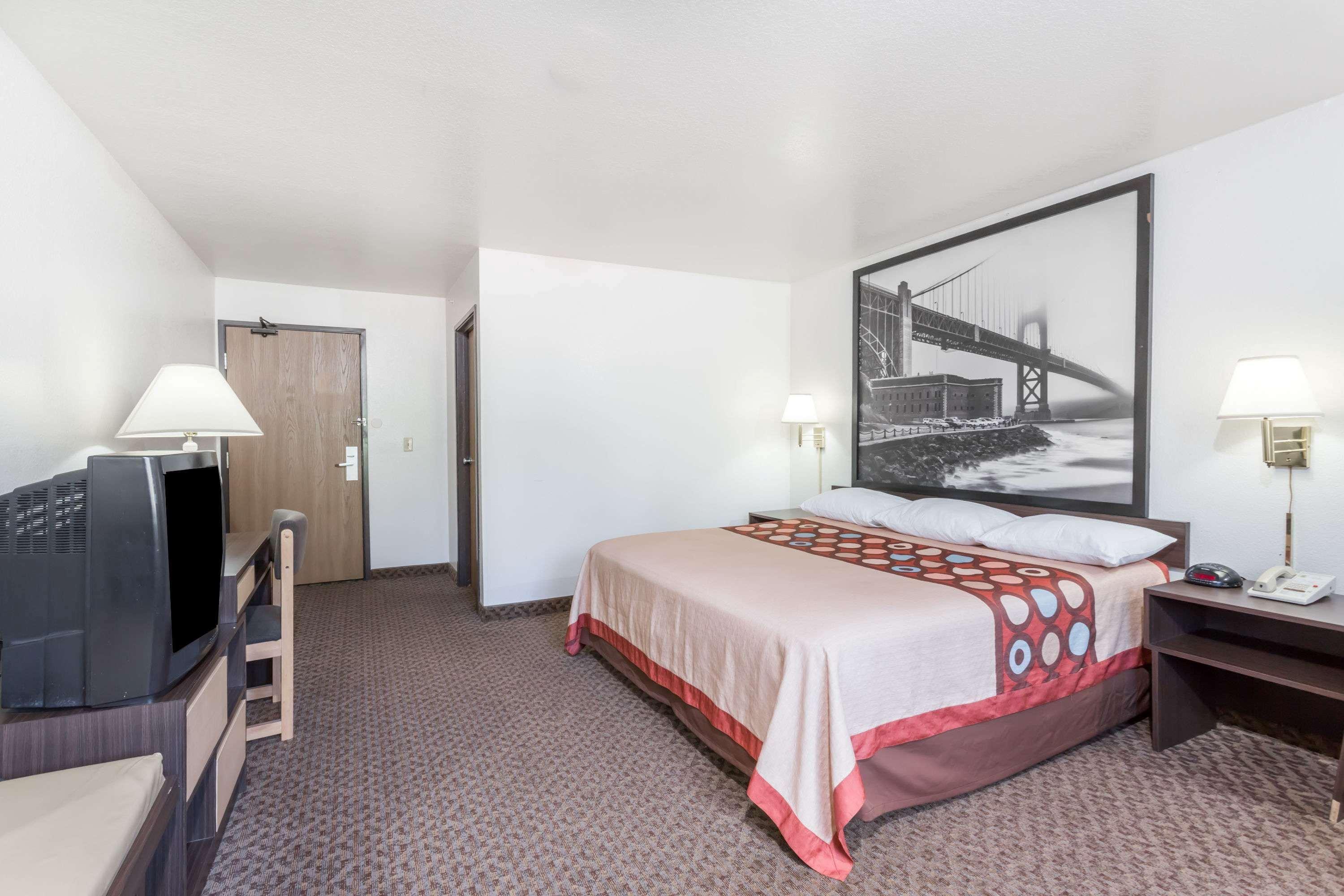 Super 8 By Wyndham Prince Frederick Ngoại thất bức ảnh